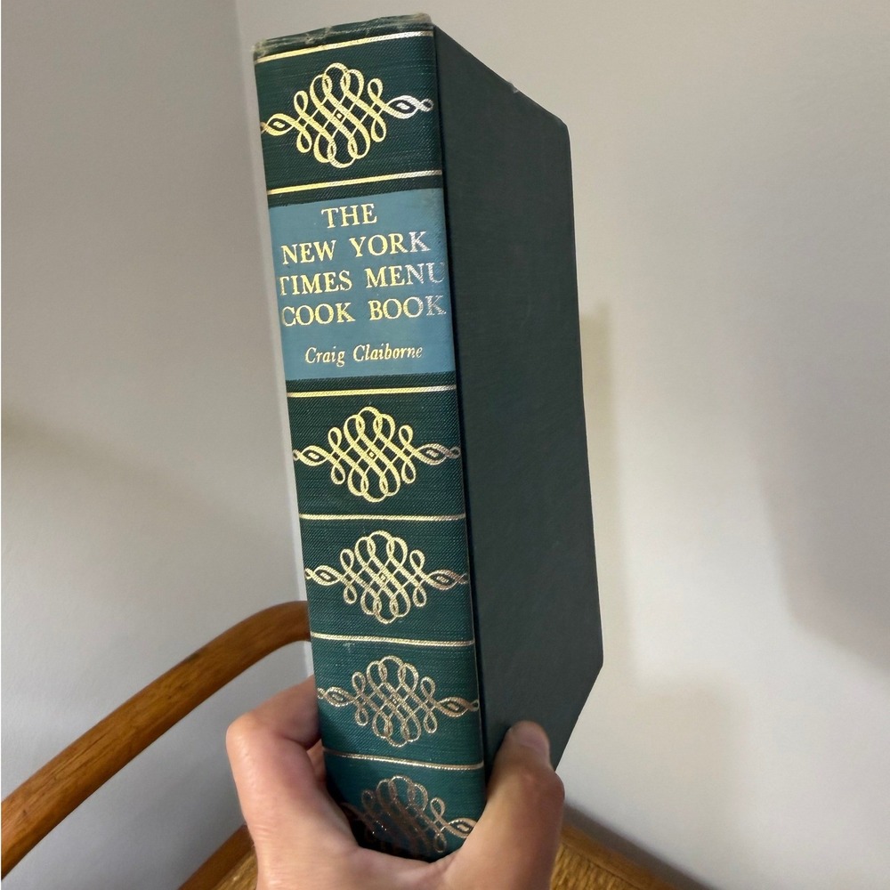 NY Times Menu Cook Book Craig Claiborne 1966 First Edition Vintage HC Recipes